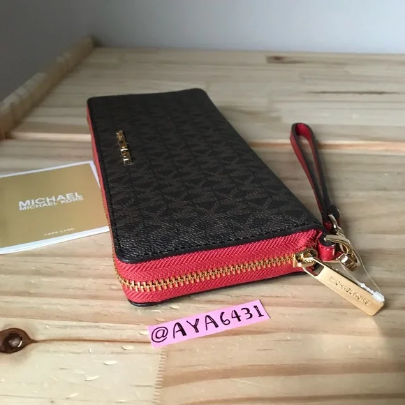 Michael Kors wallet🎈🎈